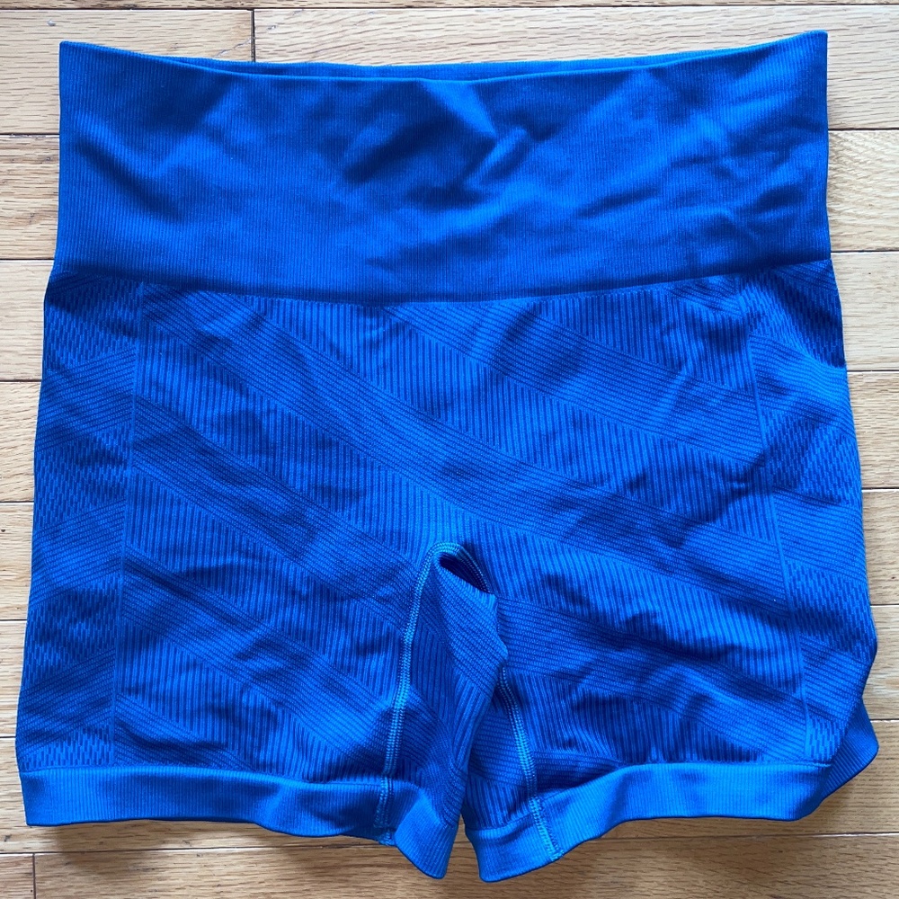 Women’s Lululemon Fitted Ribbed Short Shorts